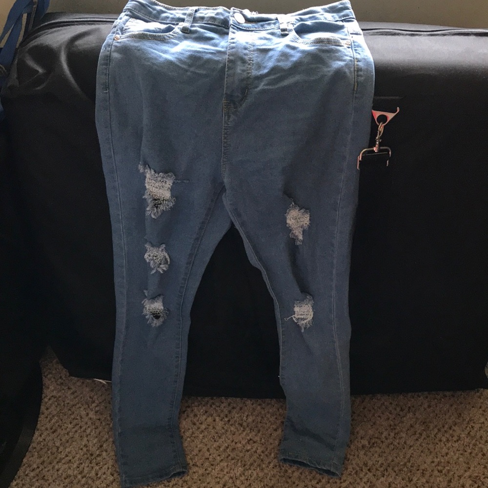 Boohoo pants to big for me